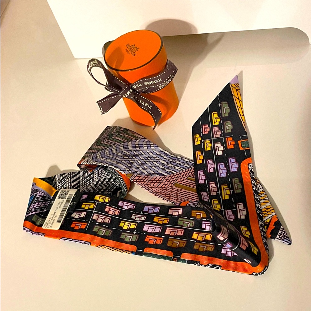 New Hermès Multicolor Silk Twilly